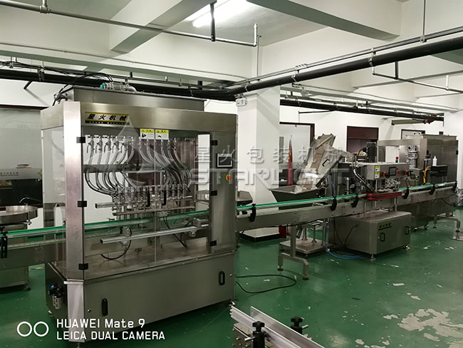 車用尿素灌裝機(jī)廠房?jī)?nèi)實(shí)拍